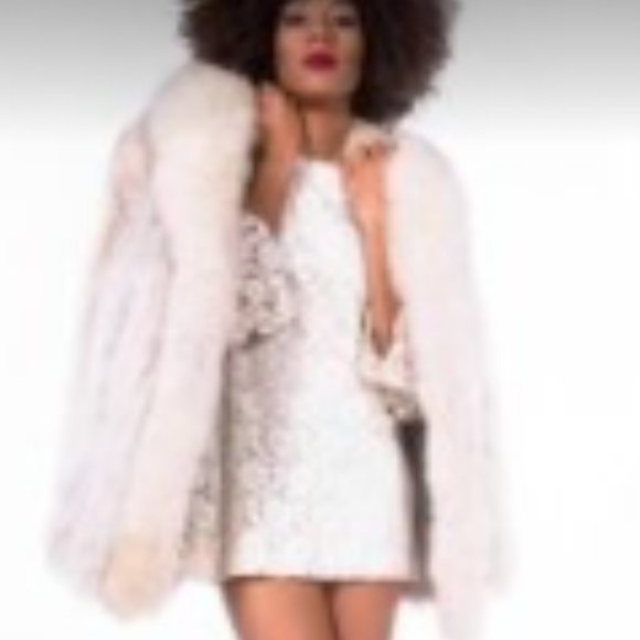 Sold!❤️SAGA Creamy White (blue) Fox Fur Coat L - Picture 3 of 16